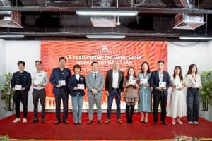 Trao Chứng chỉ 12