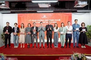 Trao Chứng chỉ 4